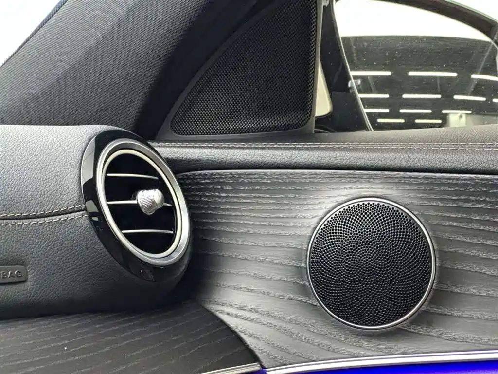 Mercedes-Benz E-Class 2022 — фото 14