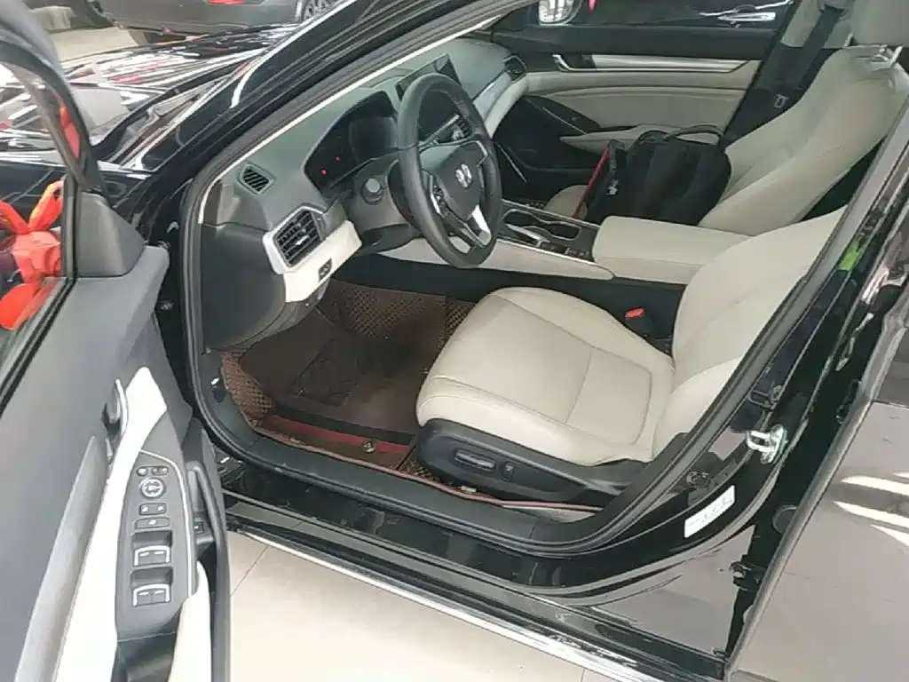 Honda Accord 2022 — фото 16