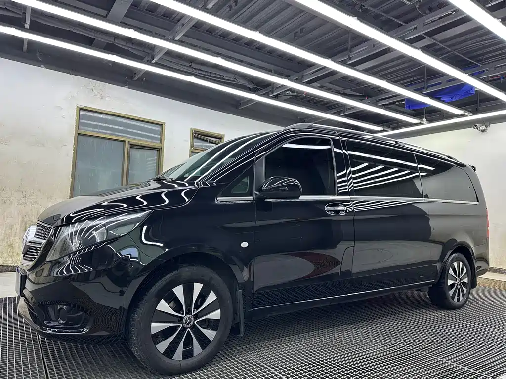 Mercedes-Benz Vito 2022 — фото 13