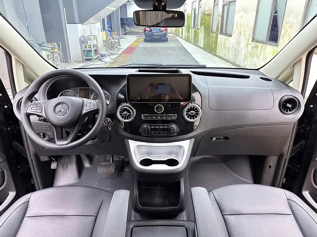 Mercedes-Benz Vito 2022 — фото 17