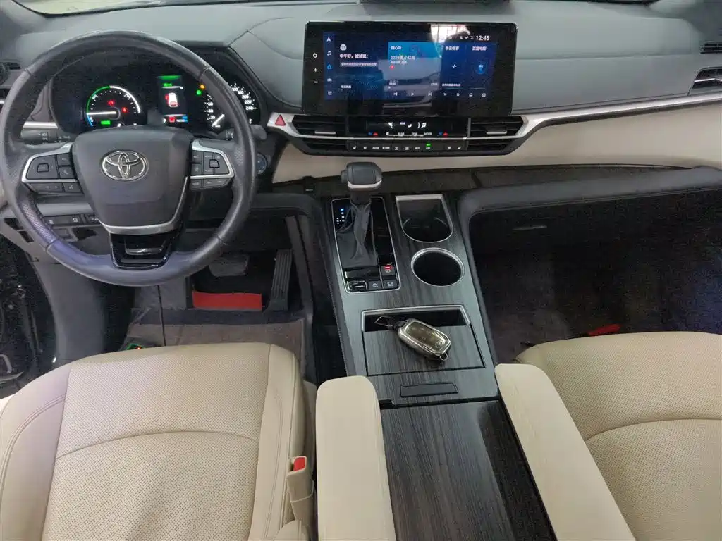 Toyota Sienna 2023 — фото 10