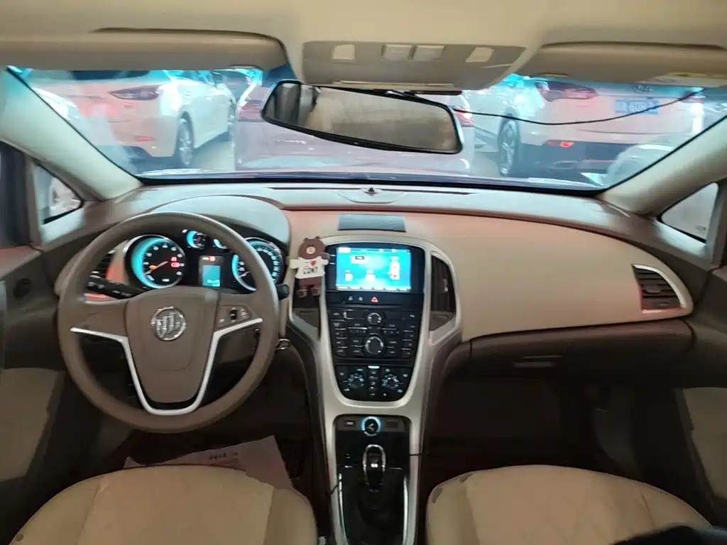 Buick Excelle 2014 — фото 10