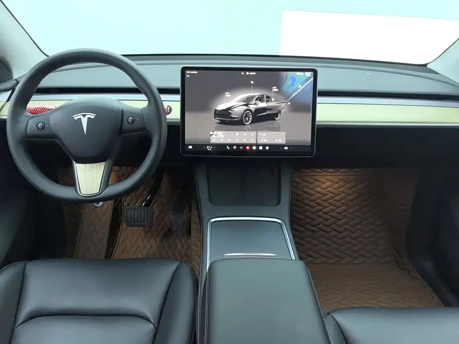 Tesla Model Y 2023 — фото 12