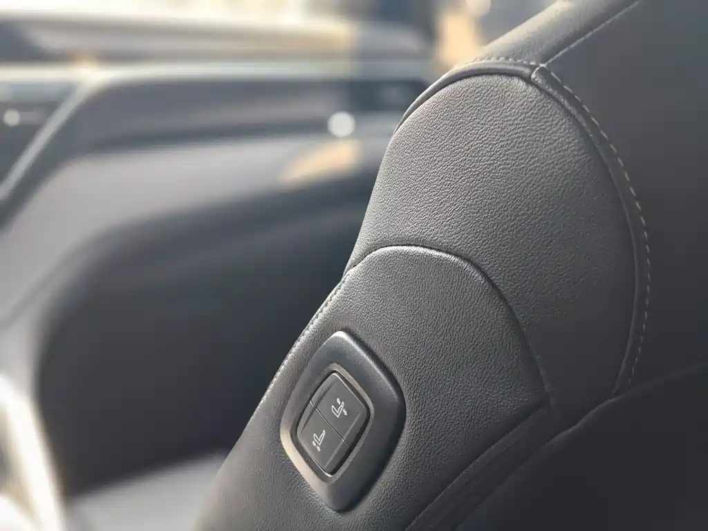 Toyota Camry 2022 — фото 23