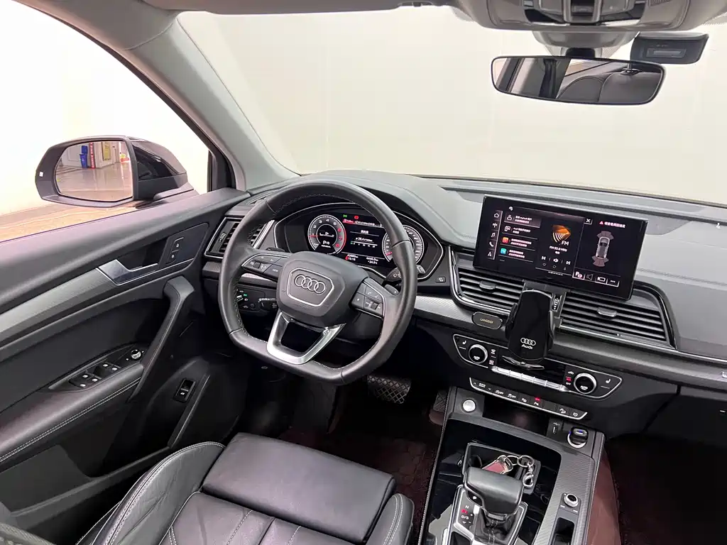 Audi Q5L 2022 — фото 17