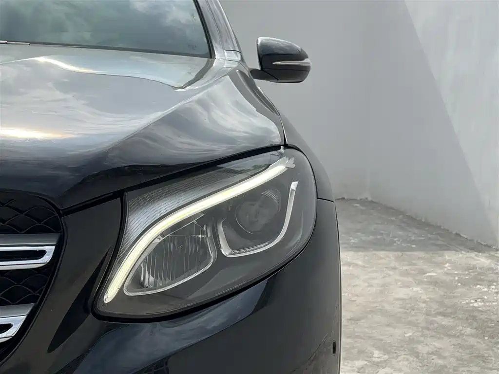 Mercedes-Benz GLC 2018 — фото 15