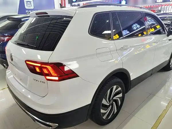 Volkswagen Tiguan L 2022