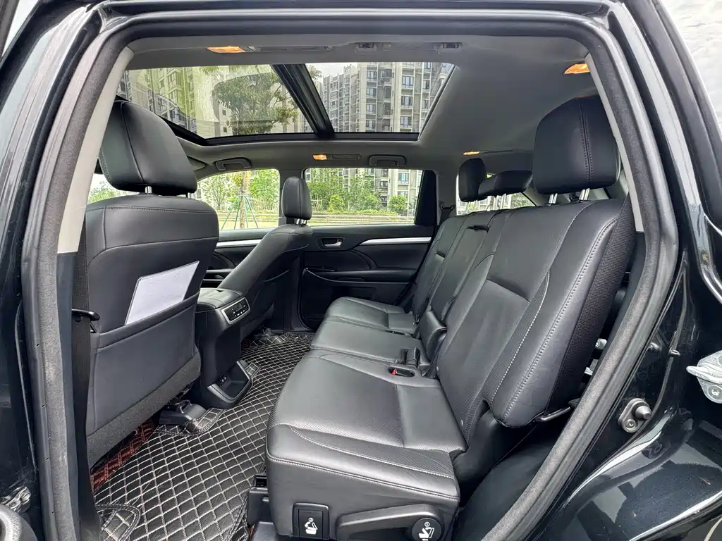Toyota Highlander 2018 — фото 11