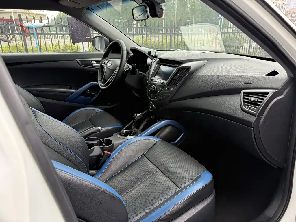 Hyundai Veloster 2015 — фото 10