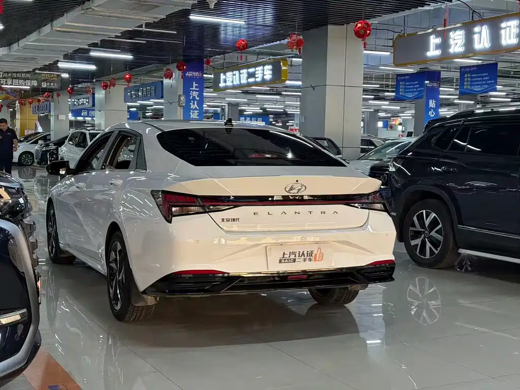 Hyundai Elantra 2022