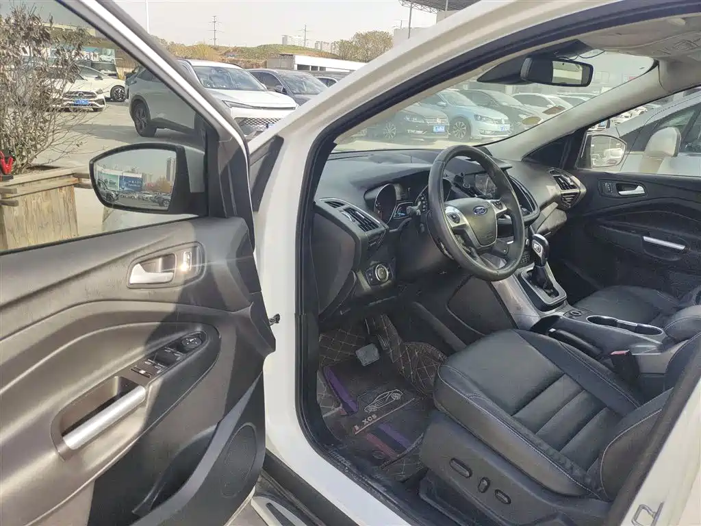 Ford Kuga 2015 — фото 16
