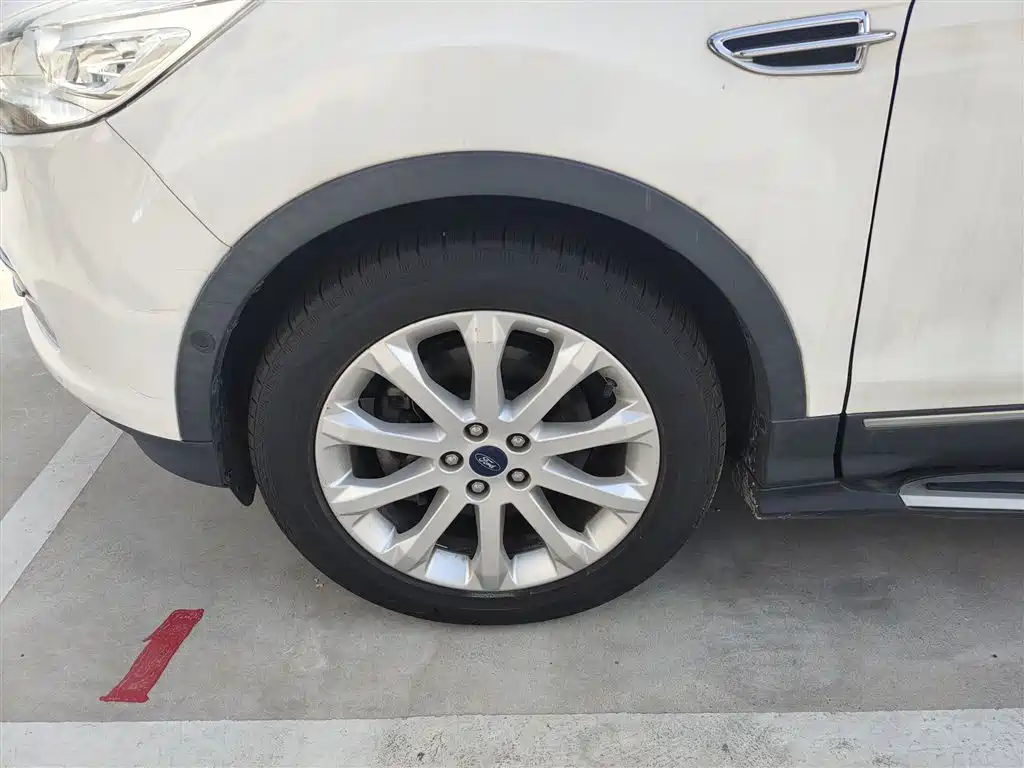 Ford Kuga 2015 — фото 23
