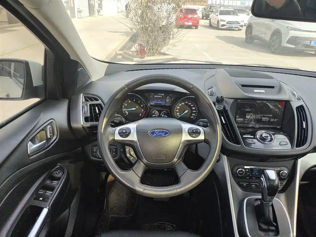 Ford Kuga 2015 — фото 11