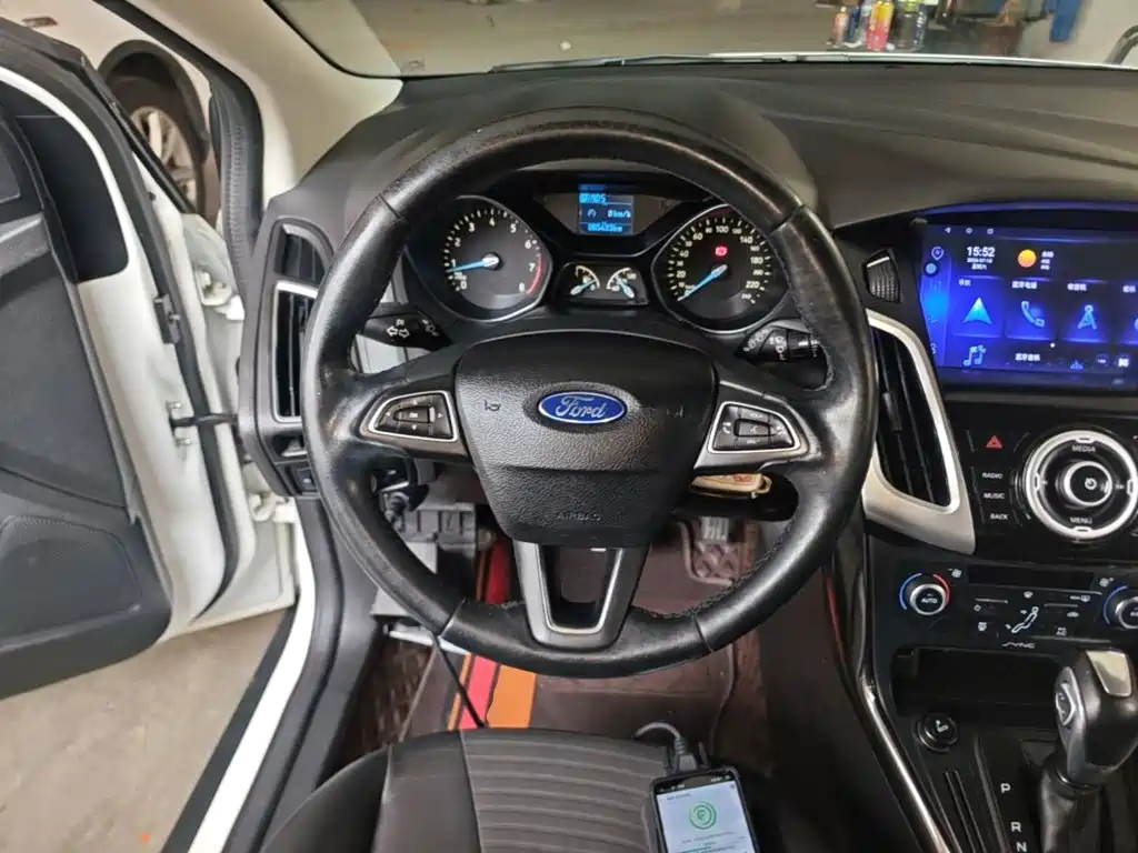 Ford Focus 2016 — фото 11
