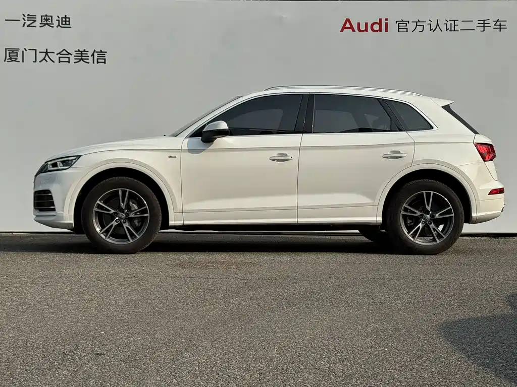 Audi Q5L 2019 — фото 2
