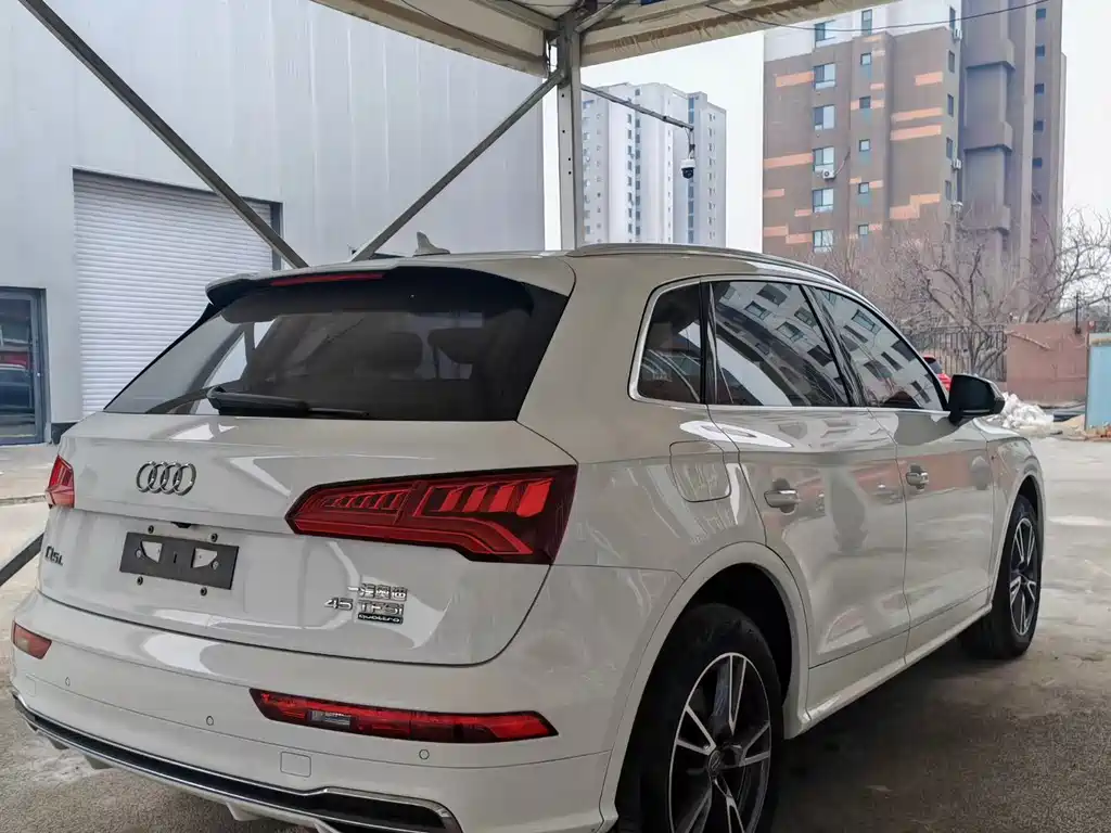 Audi Q5L 2019 — фото 13