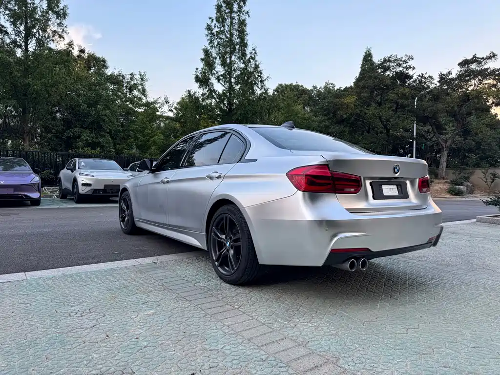 BMW 3 Series 2019 — фото 10