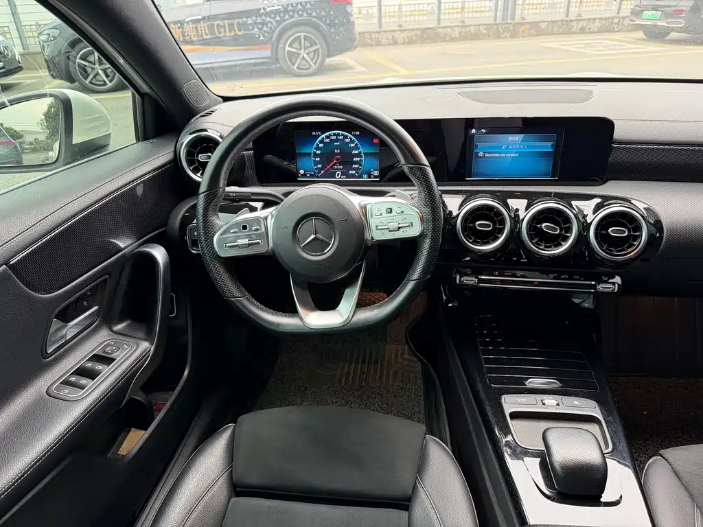 Mercedes-Benz A-Class 2019 — фото 21