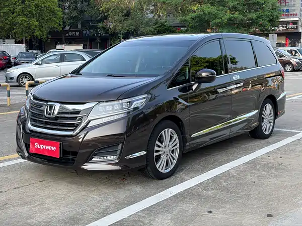 Honda Elysion 2016