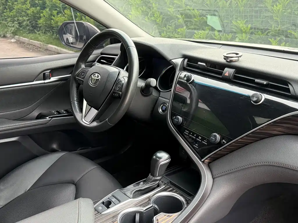 Toyota Camry 2021 — фото 15