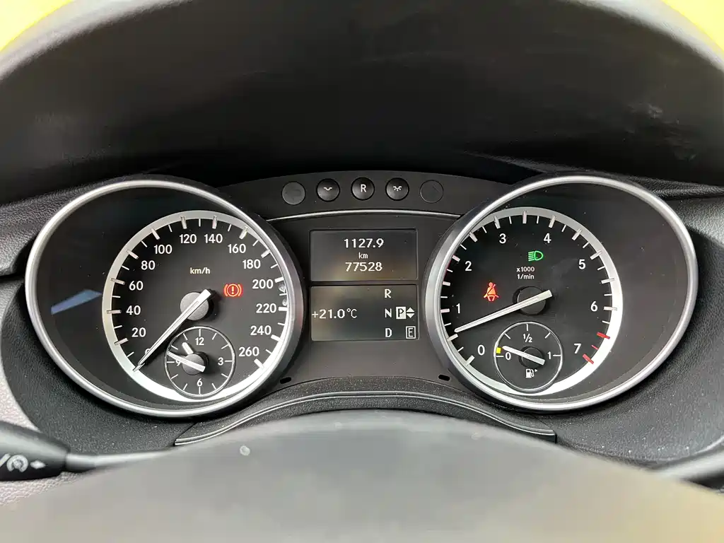 Mercedes-Benz R-Class 2017 — фото 12
