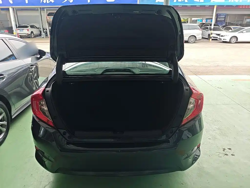 Honda Civic 2019 — фото 12