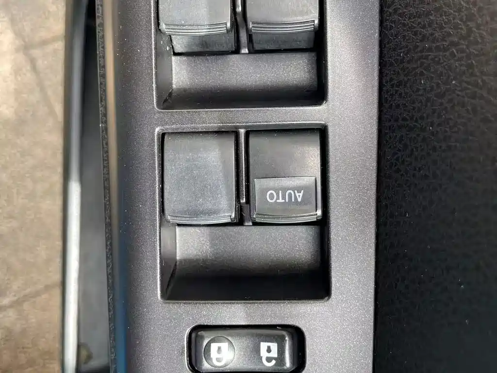 Toyota RAV4 2017 — фото 15