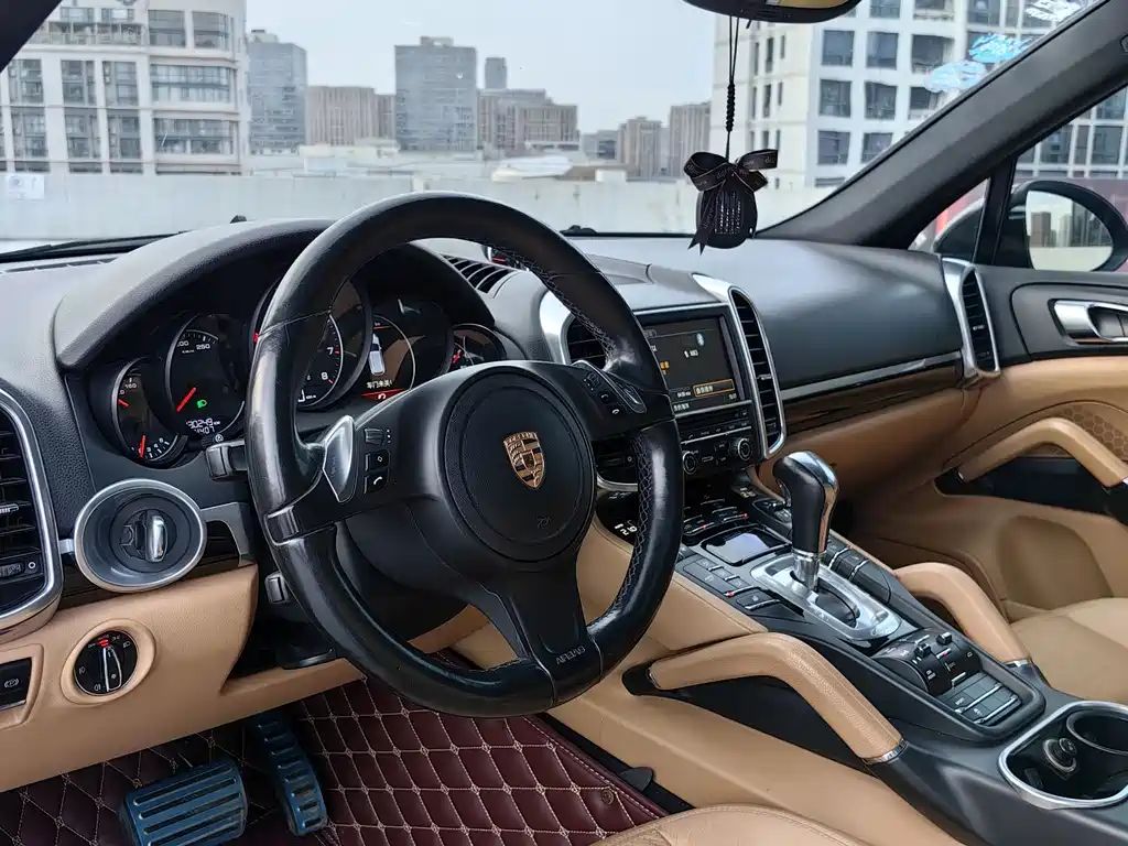 Porsche Cayenne 2014 — фото 10