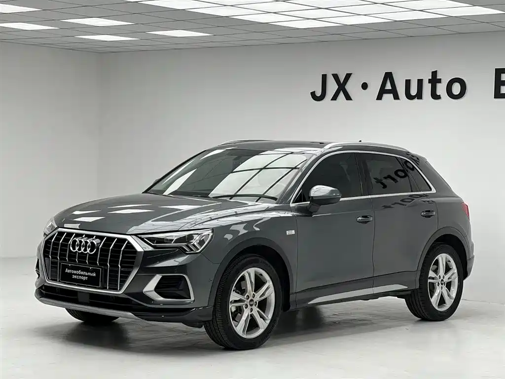 Audi Q3 2022 — фото 1