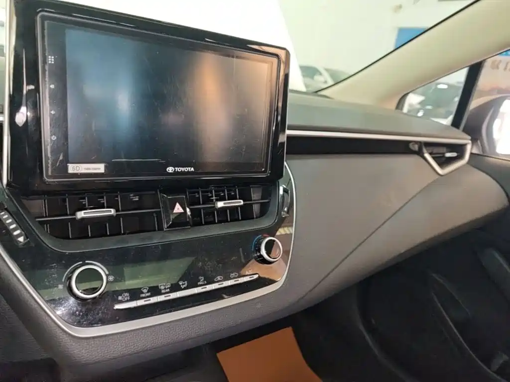 Toyota Corolla 2019 — фото 10