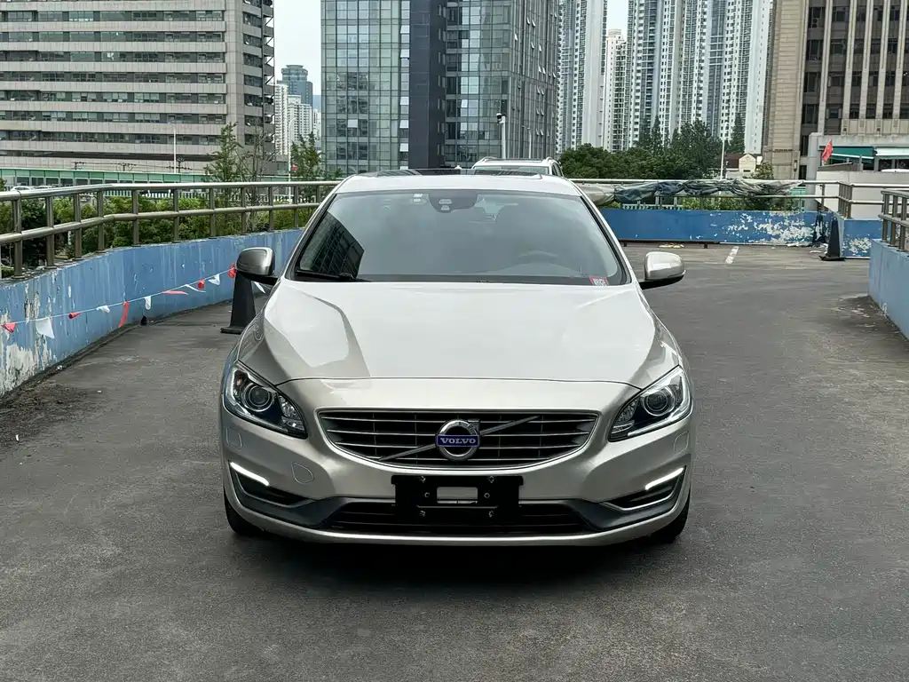Volvo S60 2017 — фото 1