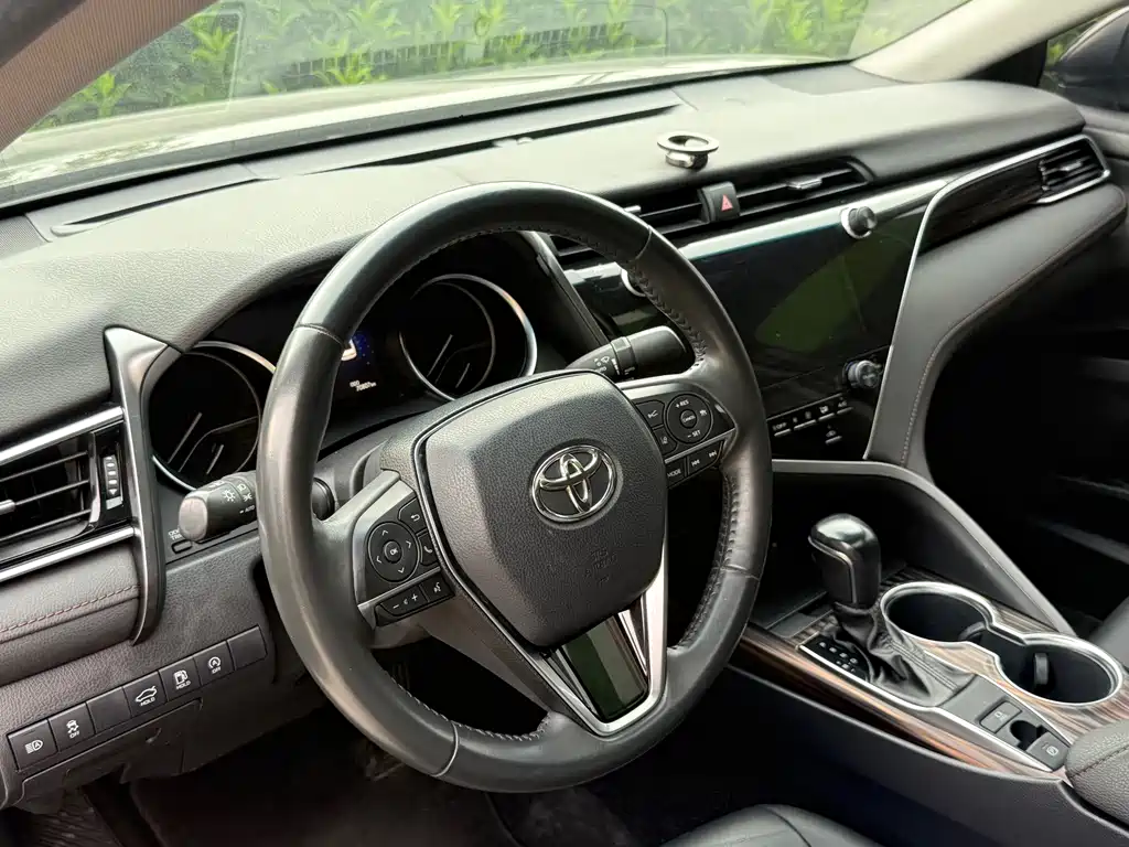Toyota Camry 2021 — фото 14