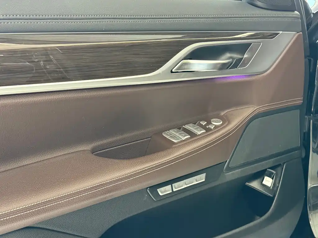 BMW 7 Series 2016 — фото 13