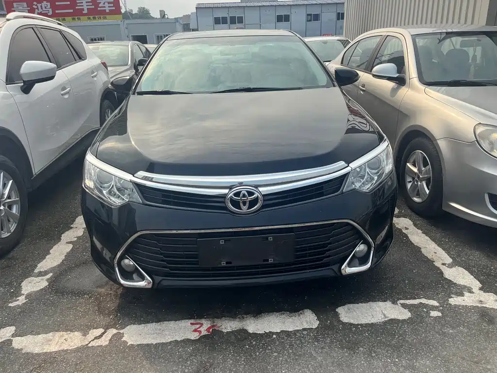 Toyota Camry 2017 — фото 2
