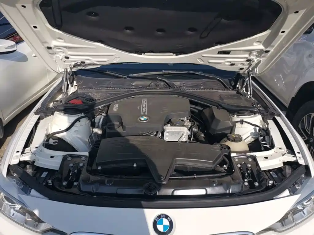 BMW 3 Series 2015 — фото 16
