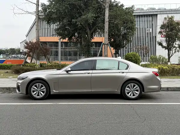 BMW 7 Series 2011