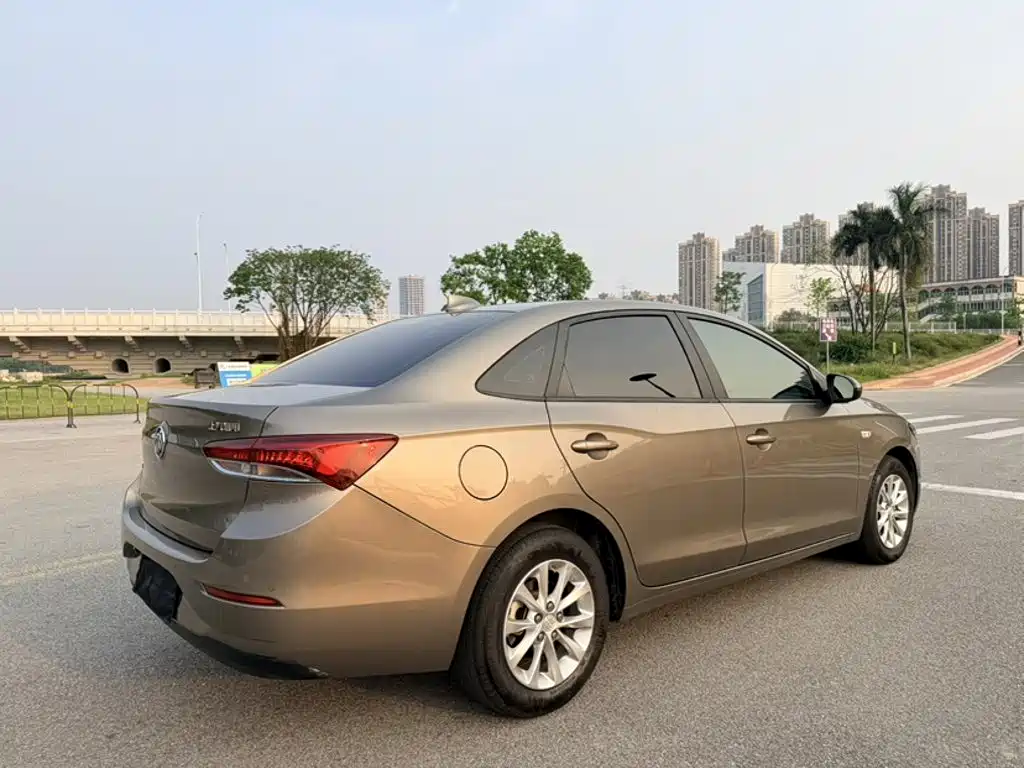 Buick Excelle 2019 — фото 25