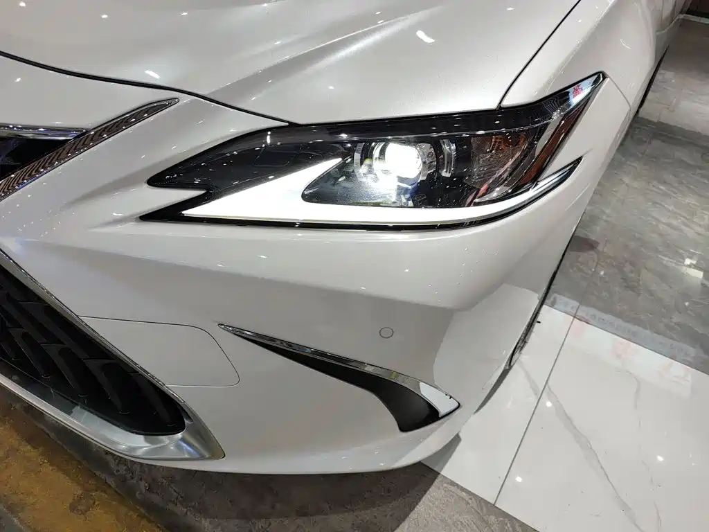Lexus ES 2024 — фото 18