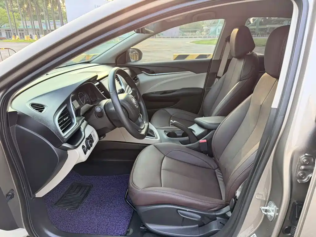 Buick Excelle 2019 — фото 12