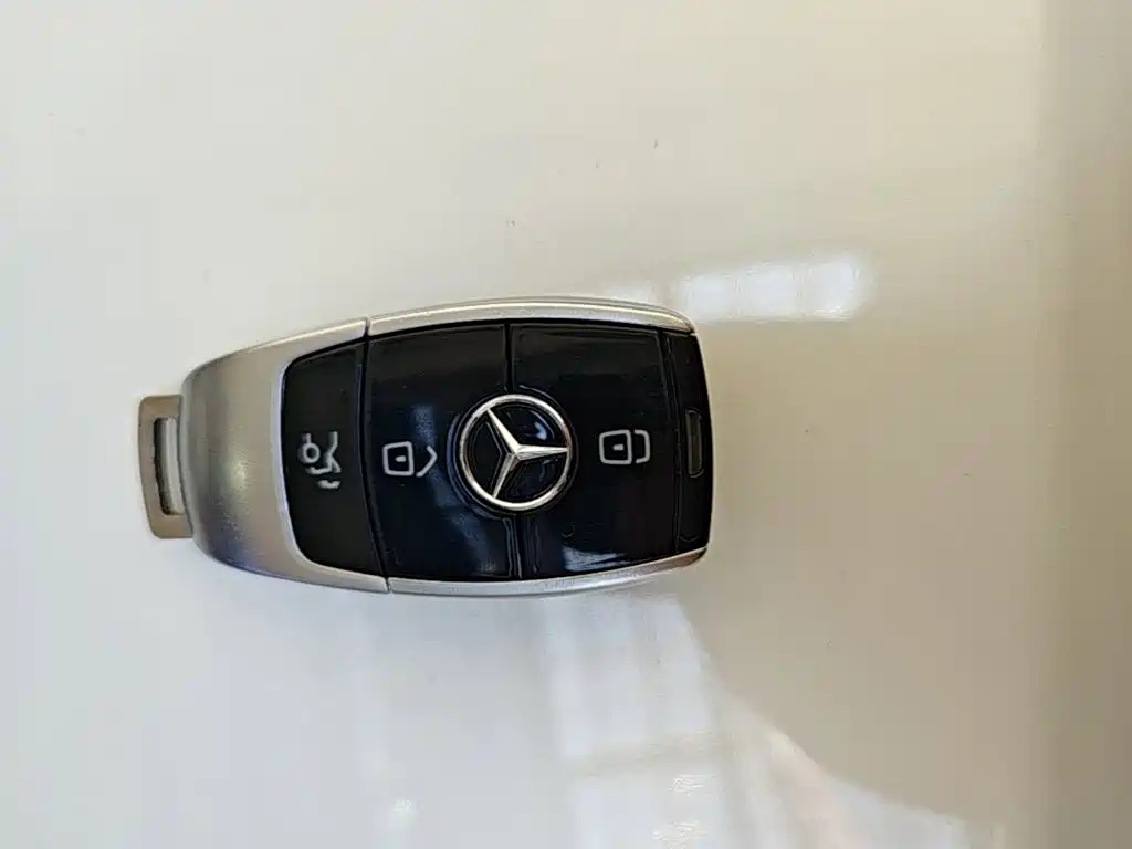 Mercedes-Benz E-Class 2017 — фото 17