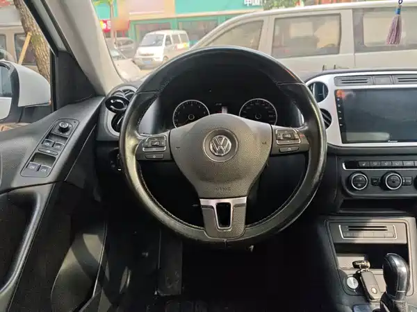 Volkswagen Tiguan 2015