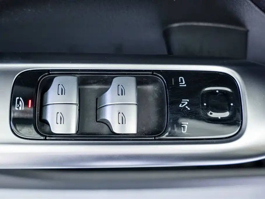 Mercedes-Benz C-Class 2022 — фото 17