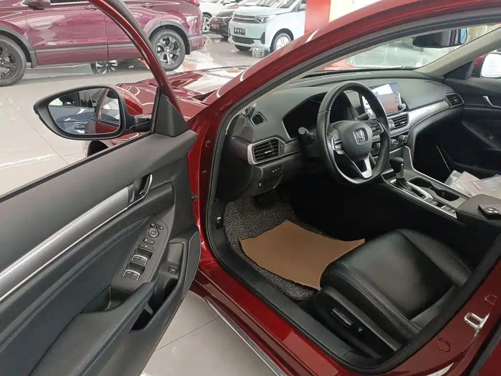 Honda Accord 2020 — фото 12