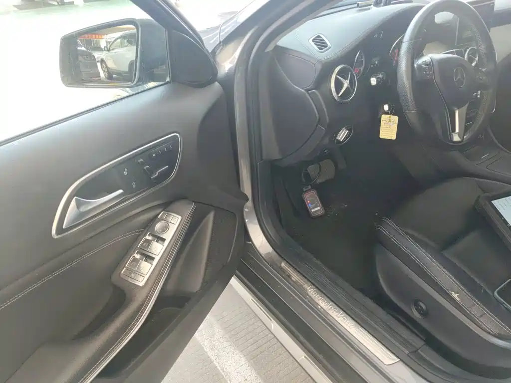 Mercedes-Benz GLA 2015 — фото 11