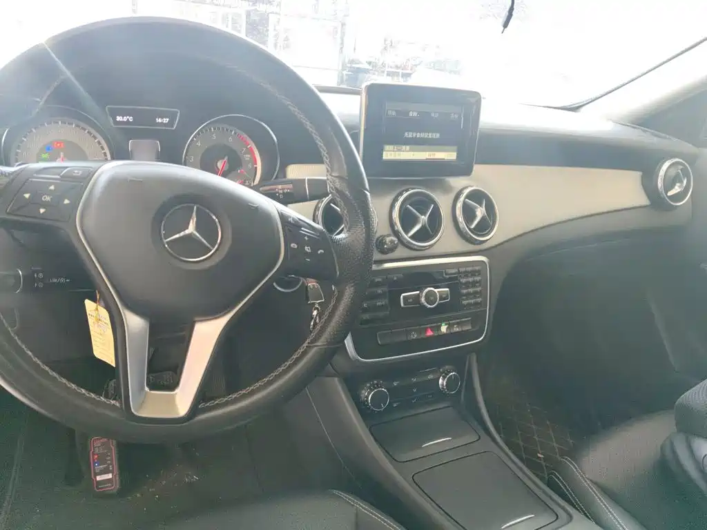 Mercedes-Benz GLA 2015