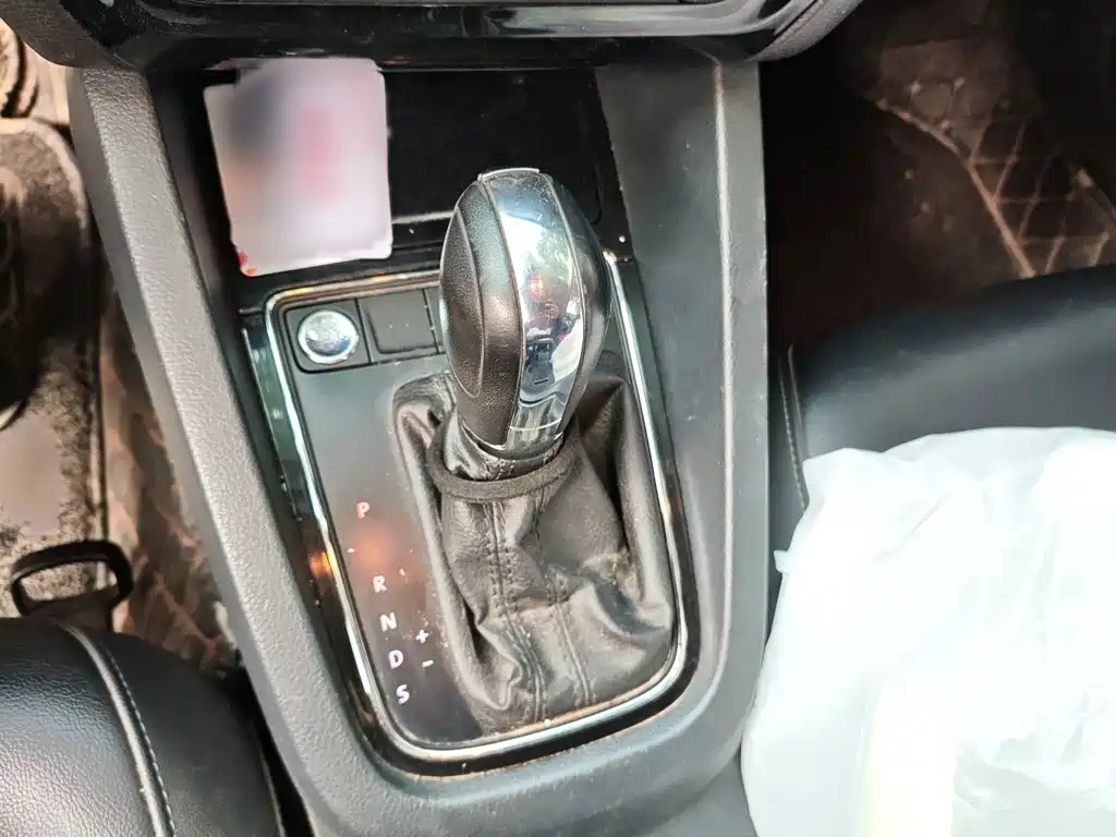 Volkswagen Sagitar 2019