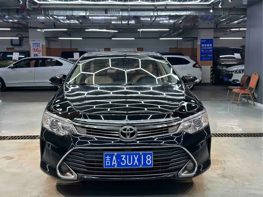 Toyota Camry 2015 — фото 2