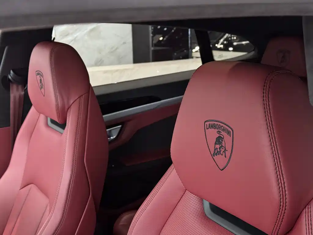 Lamborghini Urus 2018 — фото 18