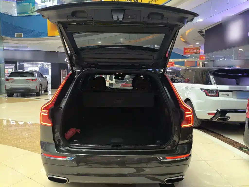 Volvo XC60 2020 — фото 15