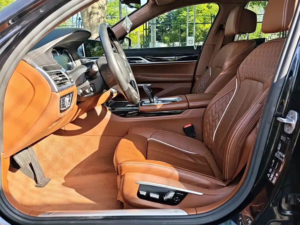BMW 7 Series 2016 — фото 10